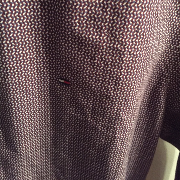 Tommy Hilfiger button down - Picture 2 of 3