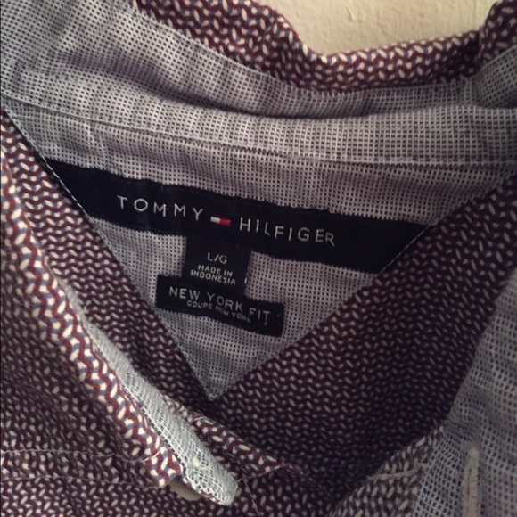 Tommy Hilfiger button down - Picture 3 of 3