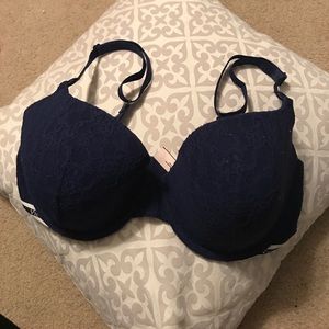 BRAND NEW NEVER WORN Victoria's secret bra
