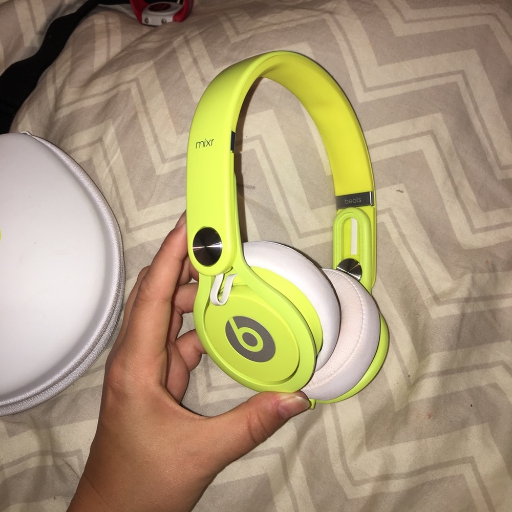 Beats Mixr