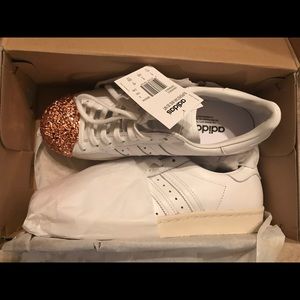 adidas originals sneakers w/3D rose old metal toe