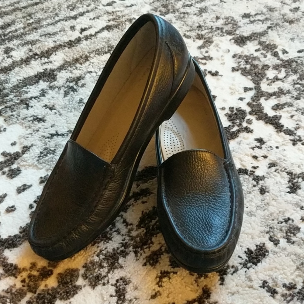 9.5 N Leather Black Sas Loafers
