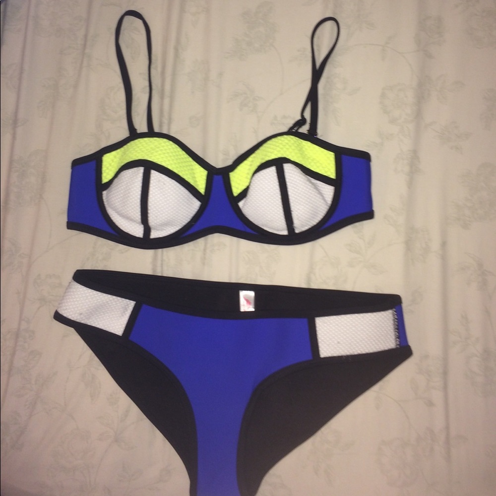 Triangle bikini set