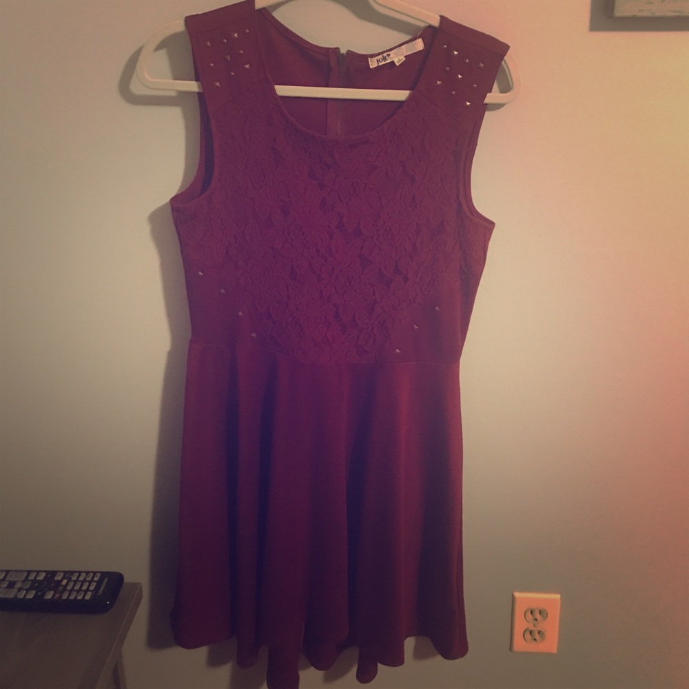 Cute above the knee burgundy knit dress