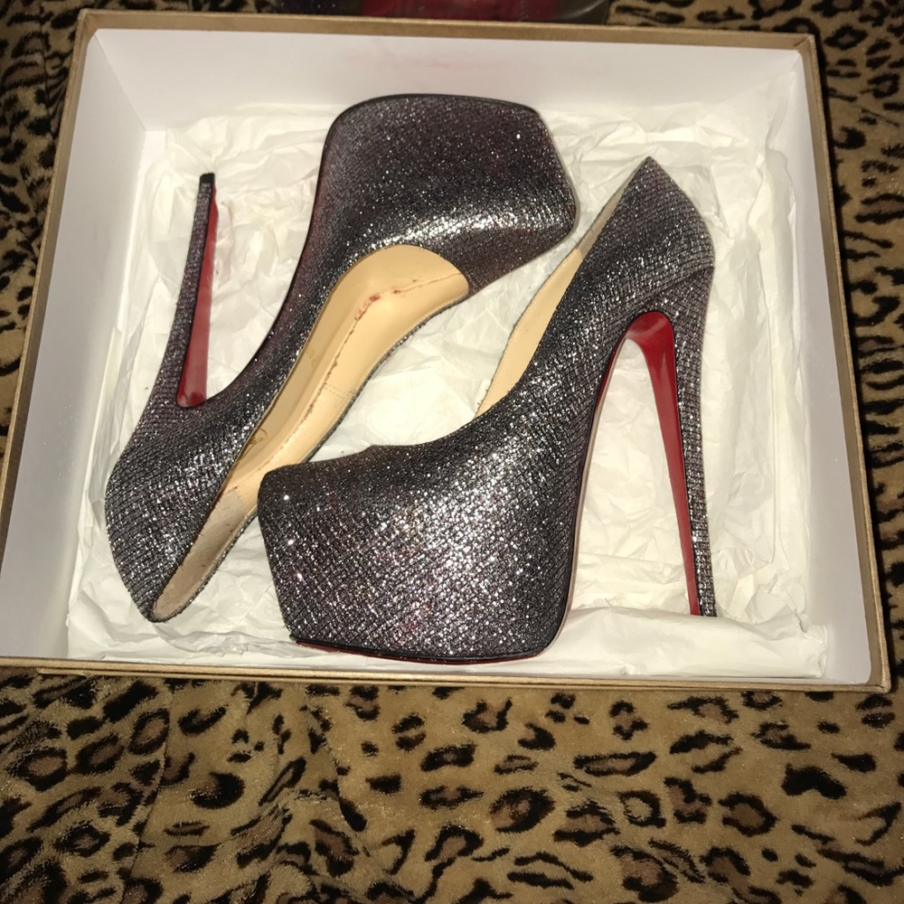 Women's Christian Louboutin heels 👠
