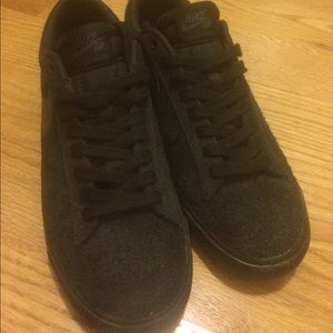 Black Nike SB blazer size 8 suede