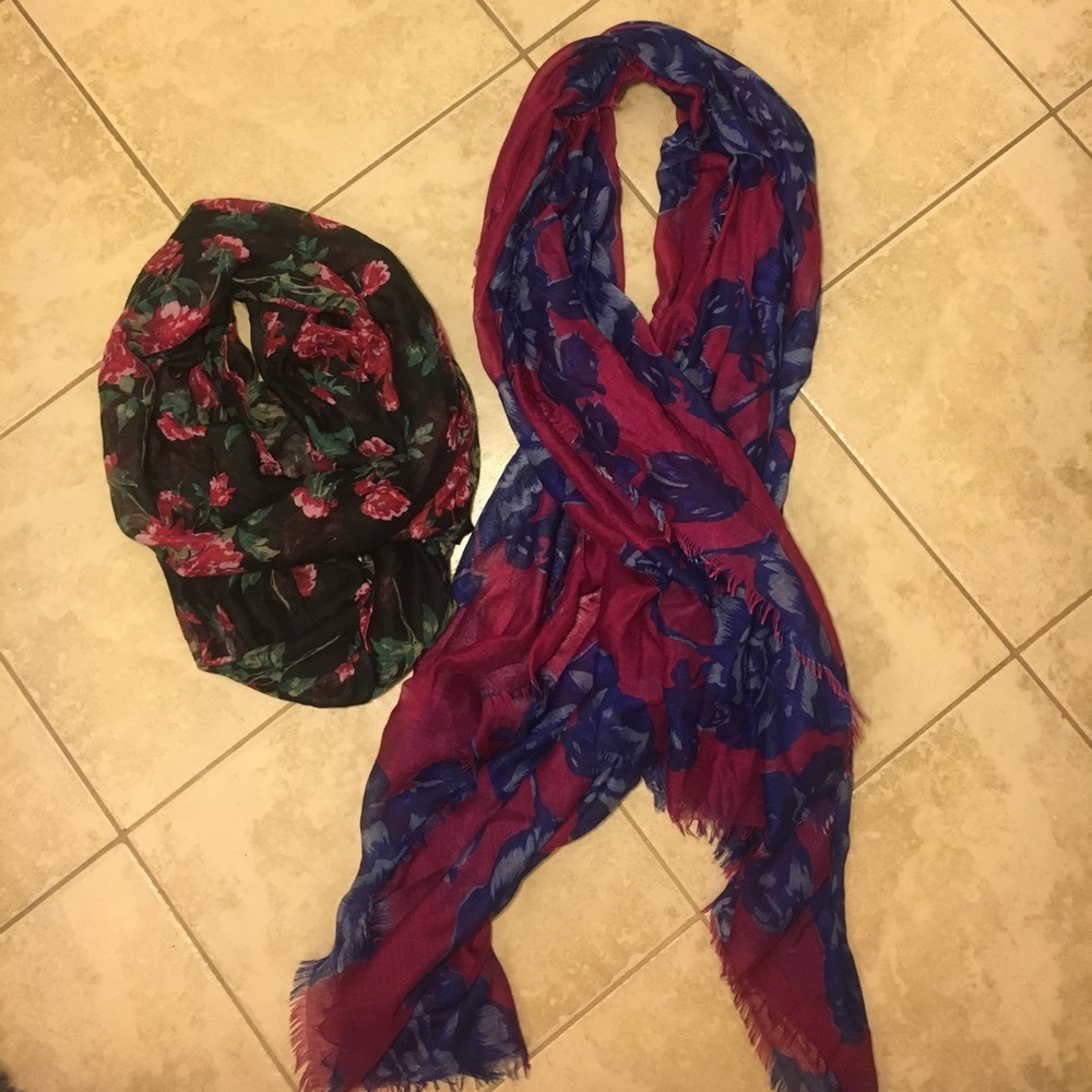 SALE💥BUNDLE 1 infinity scarf and 1 normal scarf