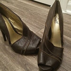 Cute zippered heels great for Fall!
