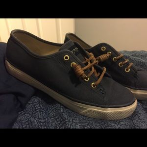 Pre-Loved Navy Women's Sperry Top-Sider Sneakers!