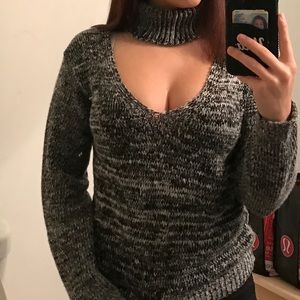Turtle neck cut out sweater