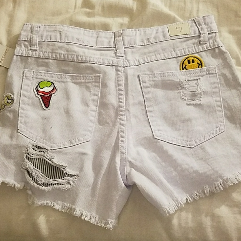 Shorts - Picture 2 of 4
