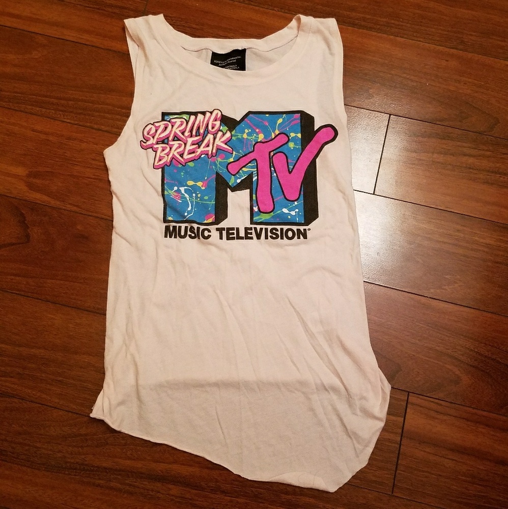 Sleeveless tank