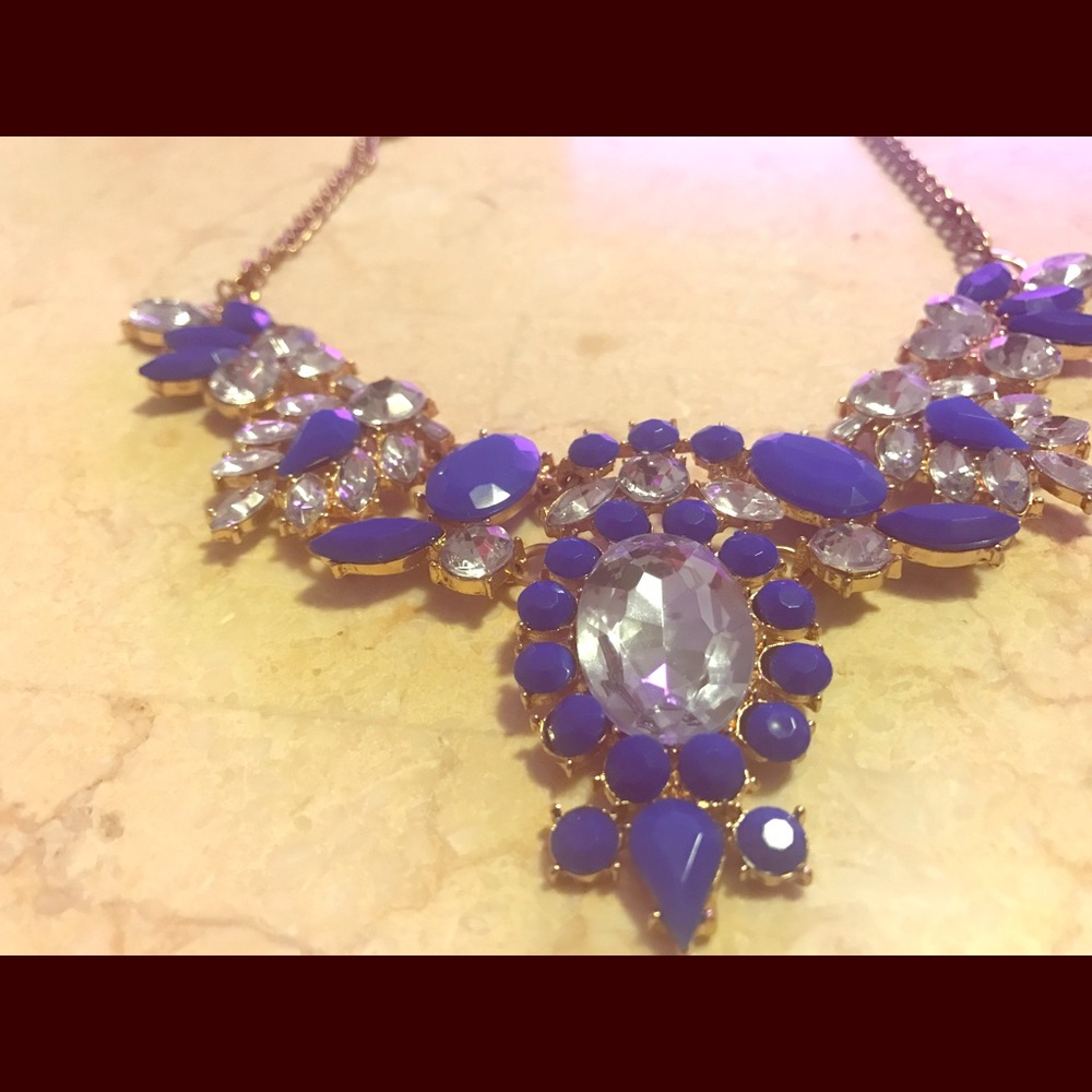 Statement necklace