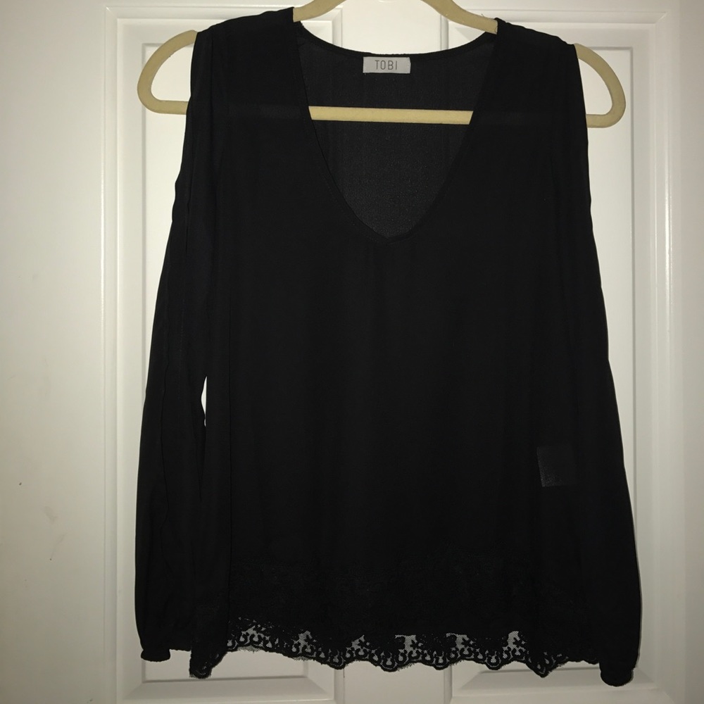 Tobi Open Sleeve Black Blouse