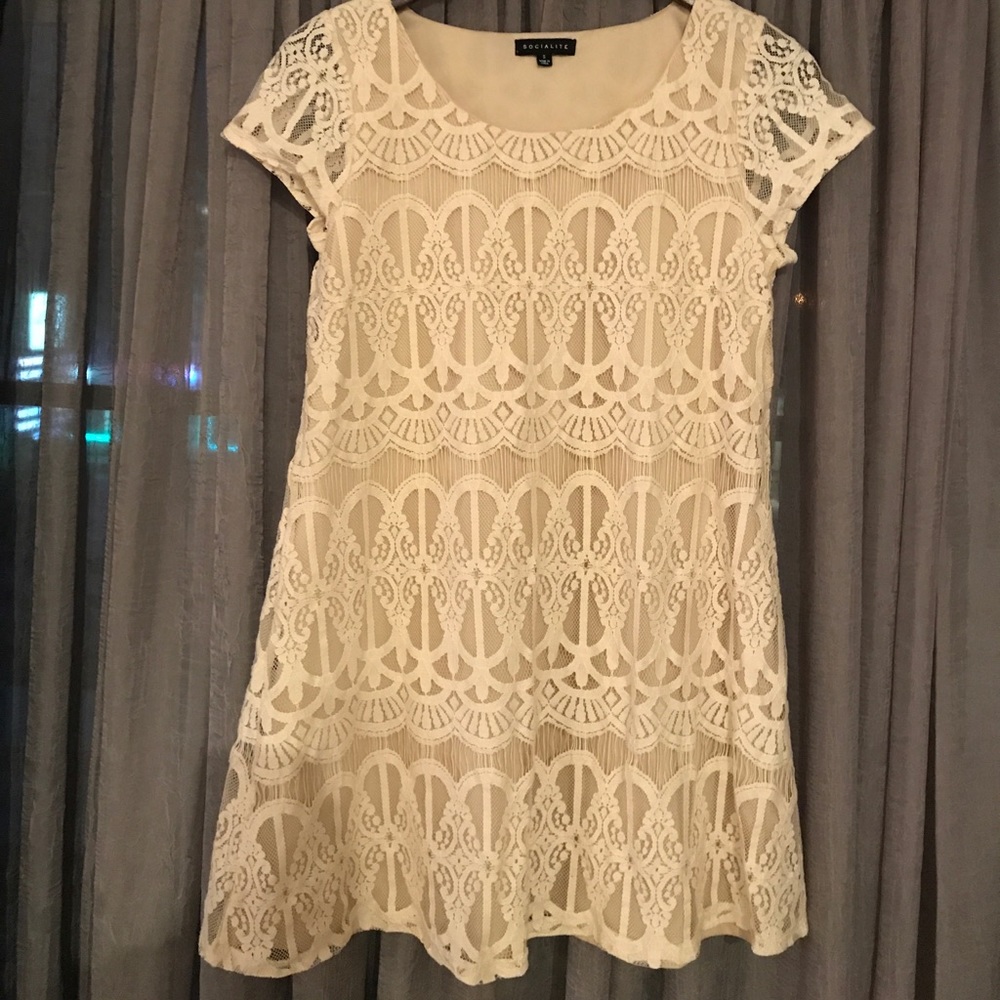 Socialite Lace Dress