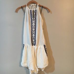 Classic halter romper w/pockets!! New w/tags