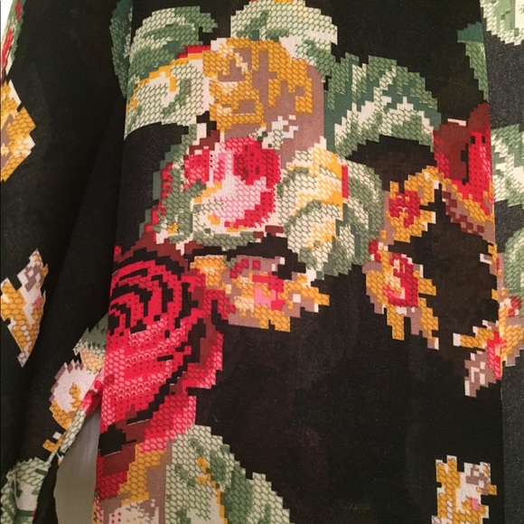 Floral kimono - Picture 2 of 2