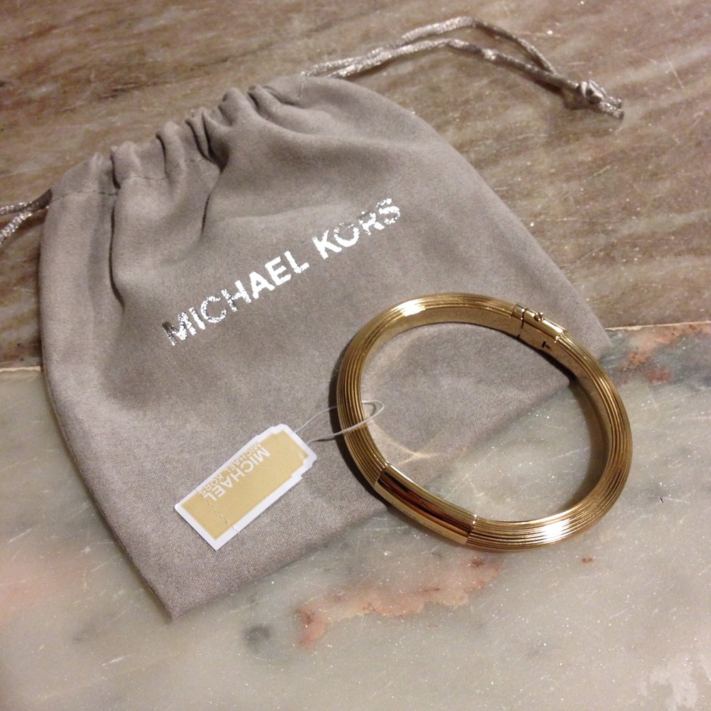 MICHAEL KORS Gold Bangle