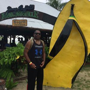 Meet your Posher, Carlos