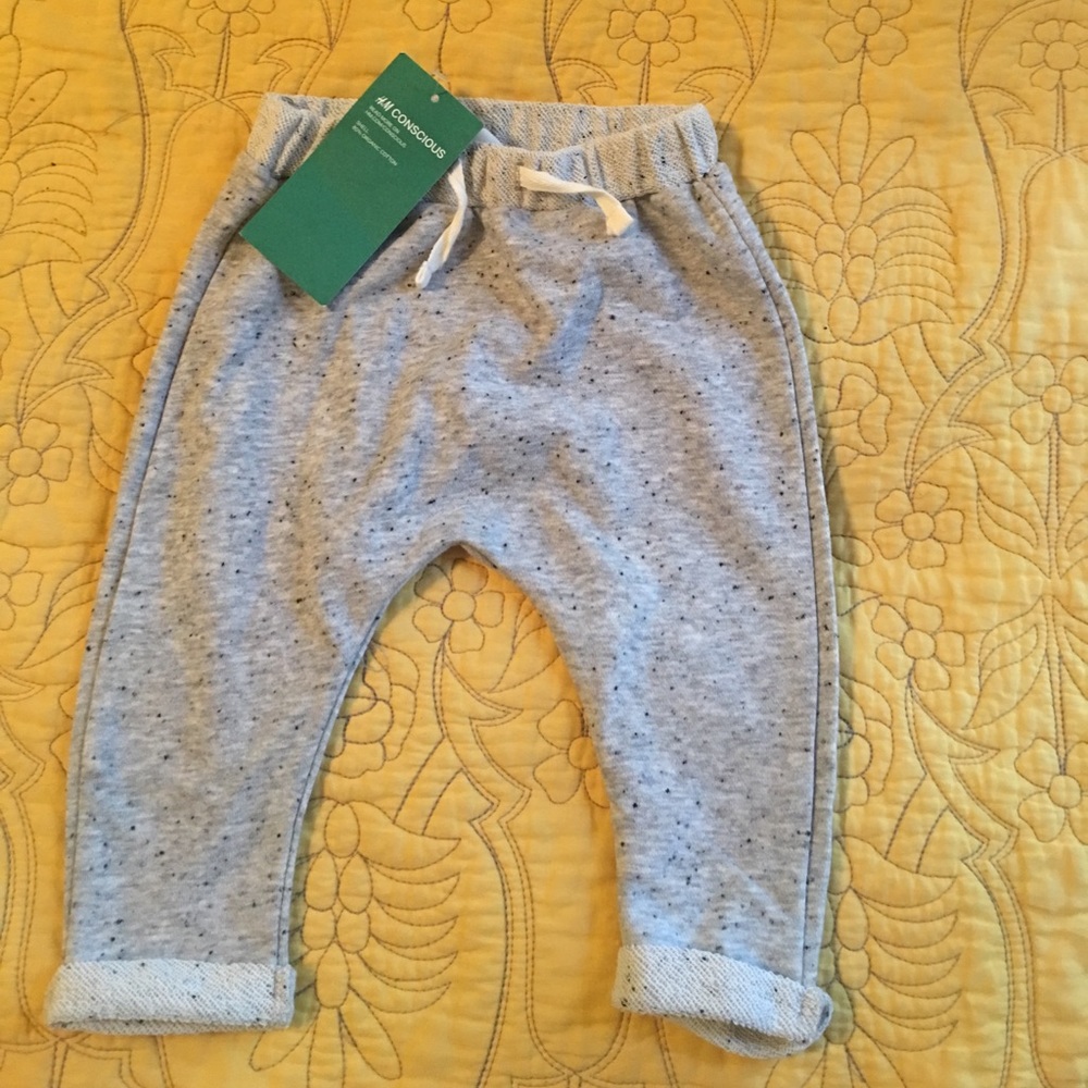 Baby Harem shorts. NWT. Organic cotton.