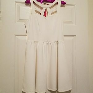 Cream dress, great for date night!