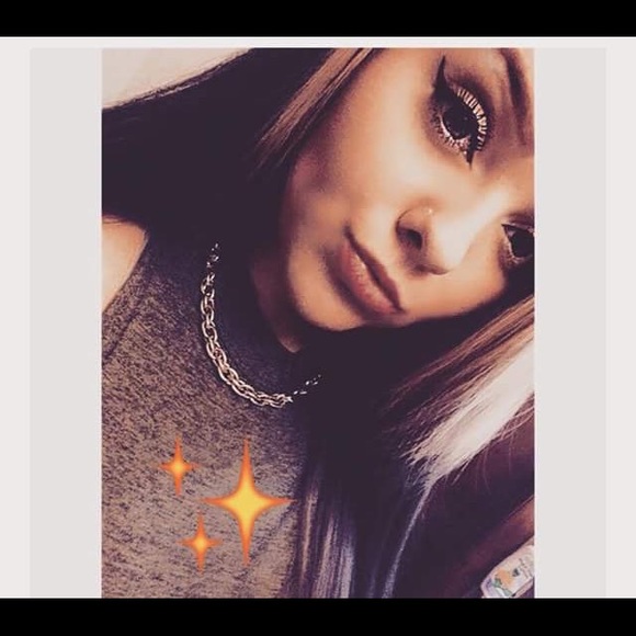 Meet your Posher, Kirsten - Picture 1 of 1