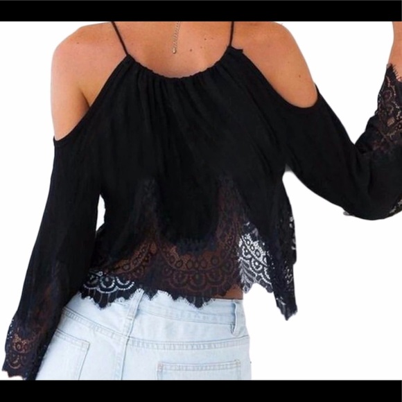 OFF SHOULDER LACE BOHO TOP - Picture 2 of 6