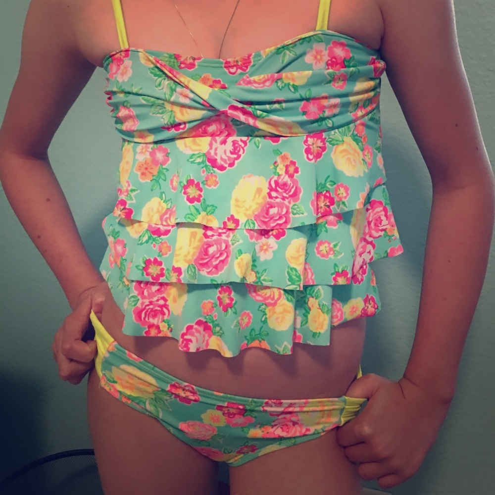 Non damaged tankini!