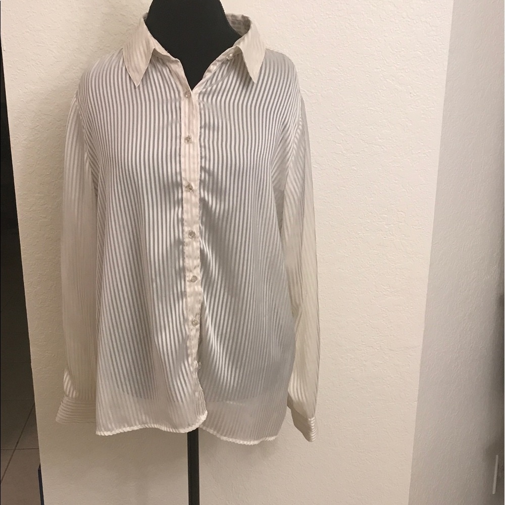 Jaclyn Smith Ivory Button Down Blouse Top Size 1X