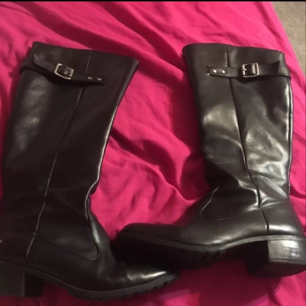 Black boots