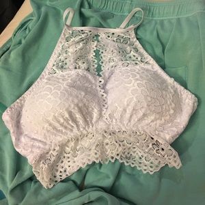 🦋White Lacey Bralette with Removable Cups 🦋