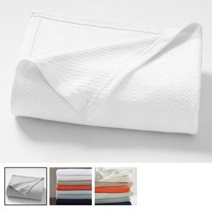 Diamond woven white blanket - full/queen - NEW