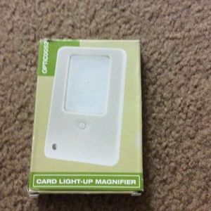 Card light-up magnifier