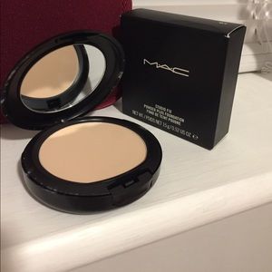 Mac Studio Fix Powder Plus Foundation