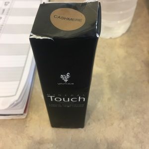 Liquid mineral foundation