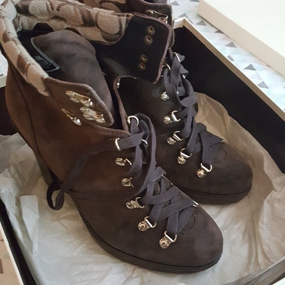 Nib coach carol waxed suede boots size 10 - Picture 4 of 4