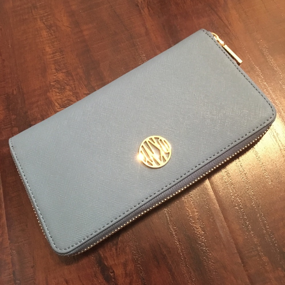 DKNY wallet