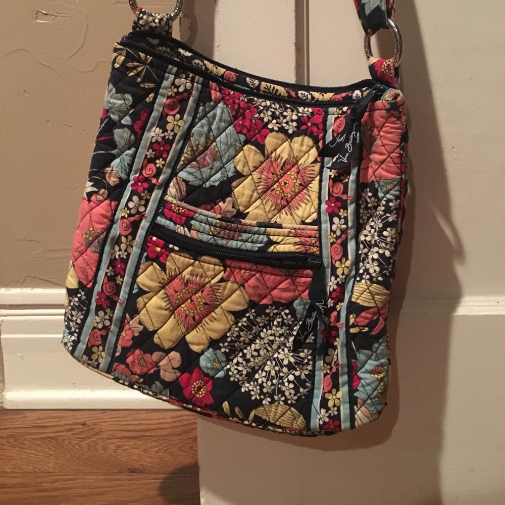 Vera Bradley Hipster cross-body in Happy Snails.