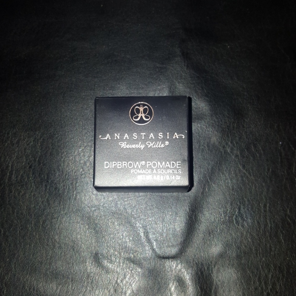 Anastasia Beverly hills dipbrow pomade (med.brown)