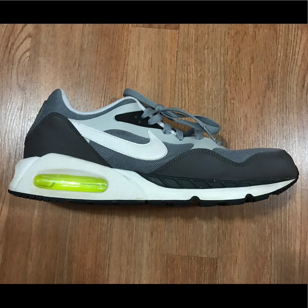 Shoes/Sneakers