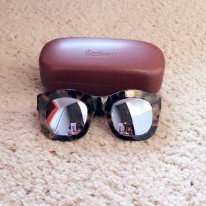 illesteva Hamilton Mirrored Sunglasses