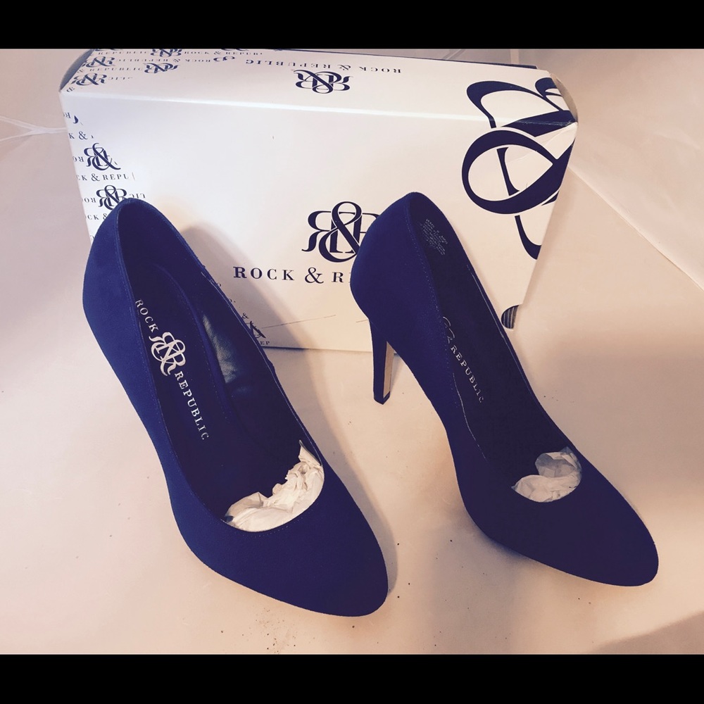 Rock and Republic New Blue suede heels