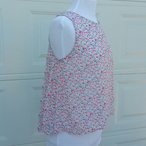 Floral Tank Top 🌺🍃 - Picture 2 of 7