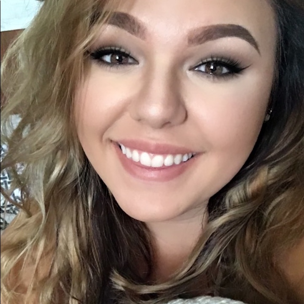 Meet your Posher, Maddie