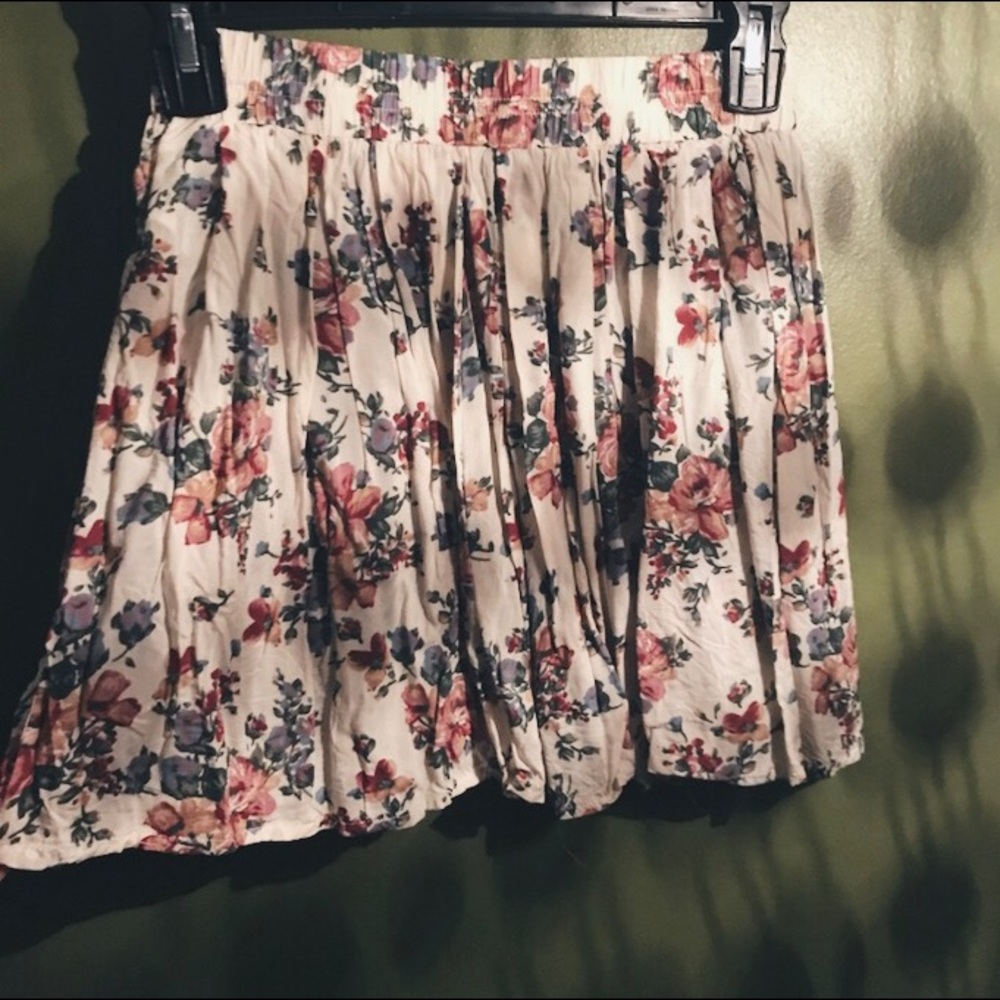 Brandy Melville Luma skirt