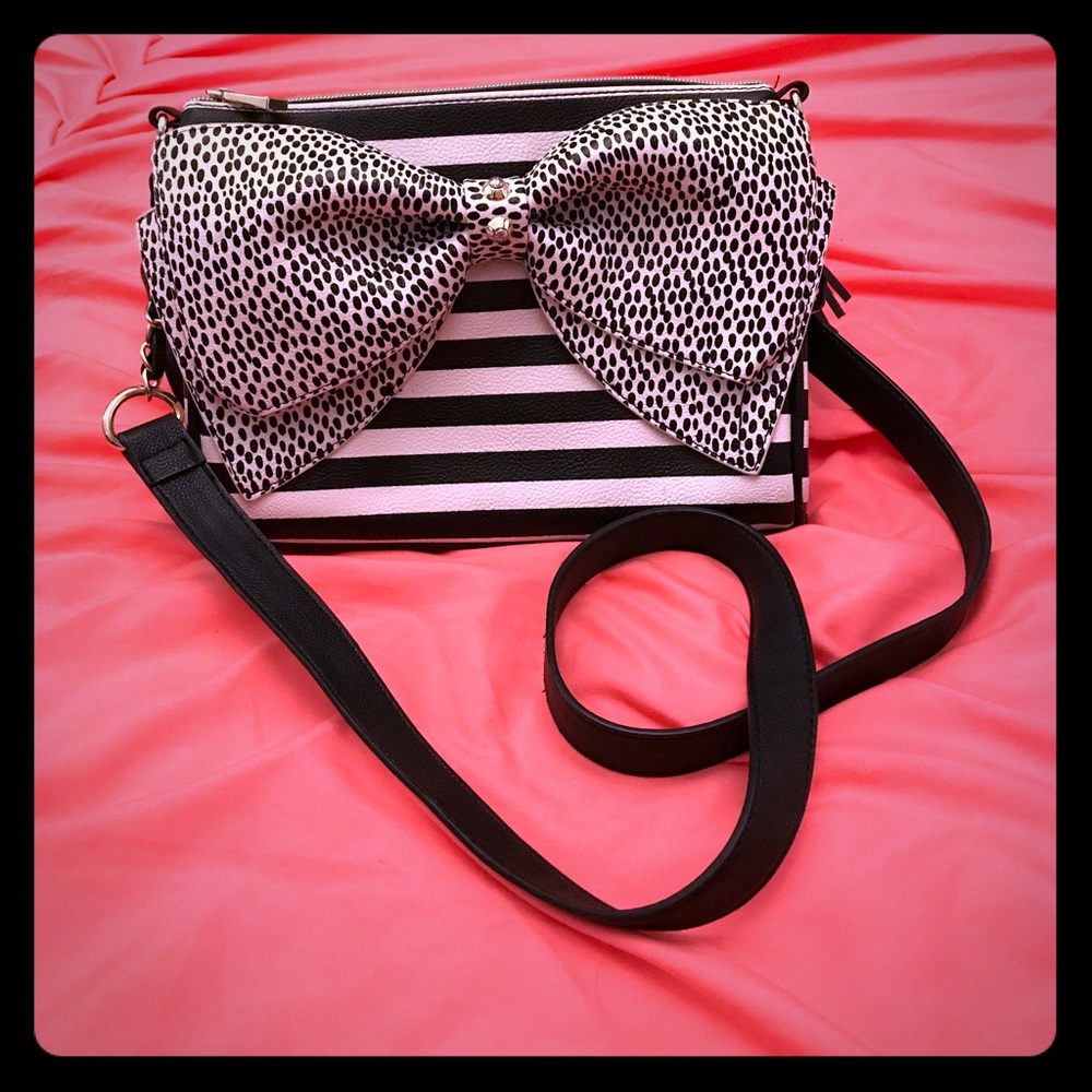 Betsey Johnson cross body bag