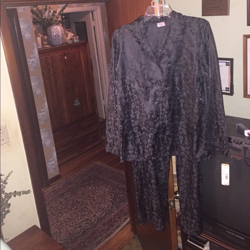 Satin Pajama Set - Picture 4 of 4