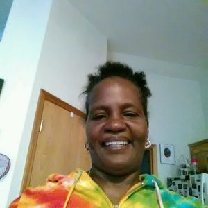 Meet your Posher, Brenda