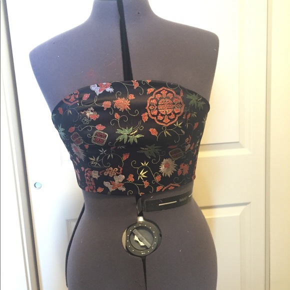beautiful Chinese brocade crop top - Picture 3 of 4