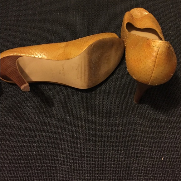 Nine West camel color pumps in size 6.5. - Picture 4 of 5